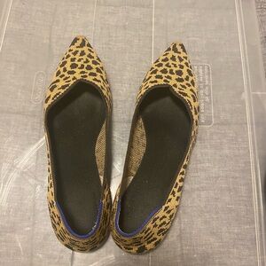 Rothy’s point, leopard print, 9